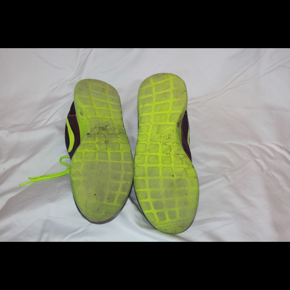 ‼️NIKE ROSHES‼️ - Picture 2 of 4